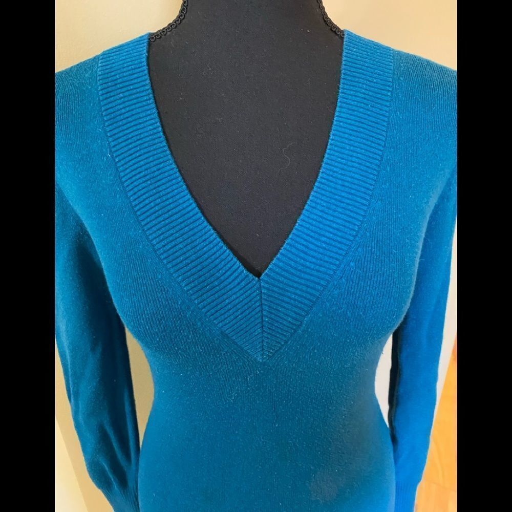 Banana Republic XS V Neck Long Sleeve Sweater